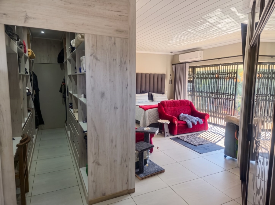 6 Bedroom Property for Sale in Dan Pienaar Free State